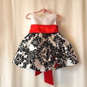 Delicate Kid's Dream Dress (6-9 M)